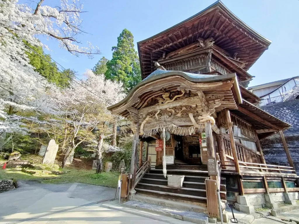 飯盛山とさざえ堂
