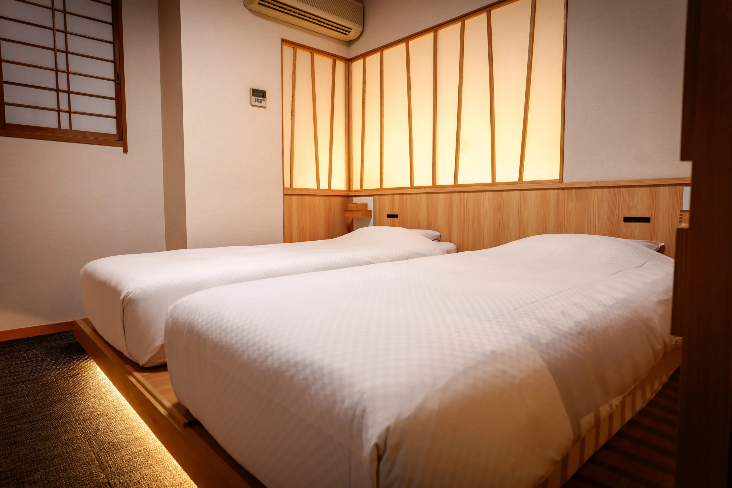 源泉かけ流し露天風呂付き和洋室「憩」