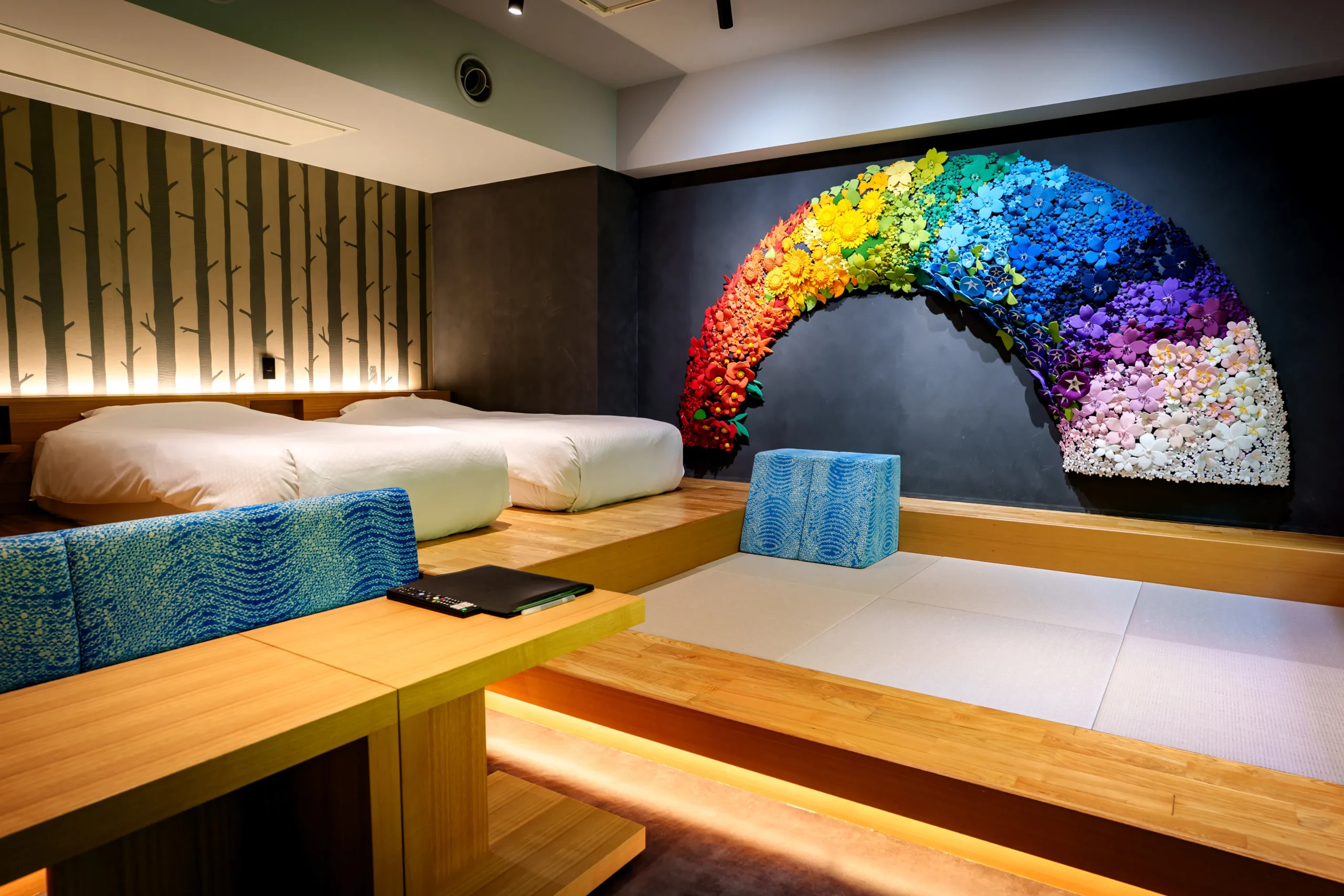 源泉かけ流し露天風呂付きアートルーム「虹」 | 玉城屋