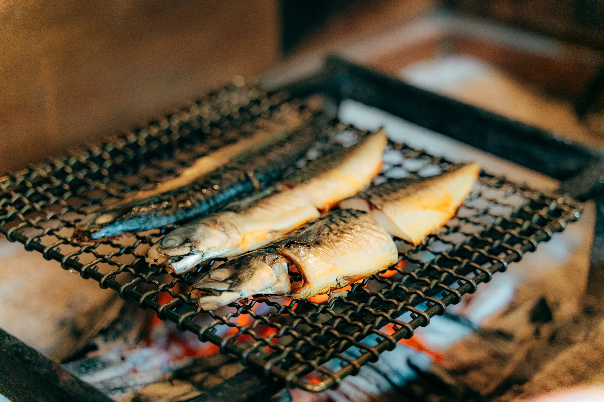 サバの一夜干しの炭火焼き