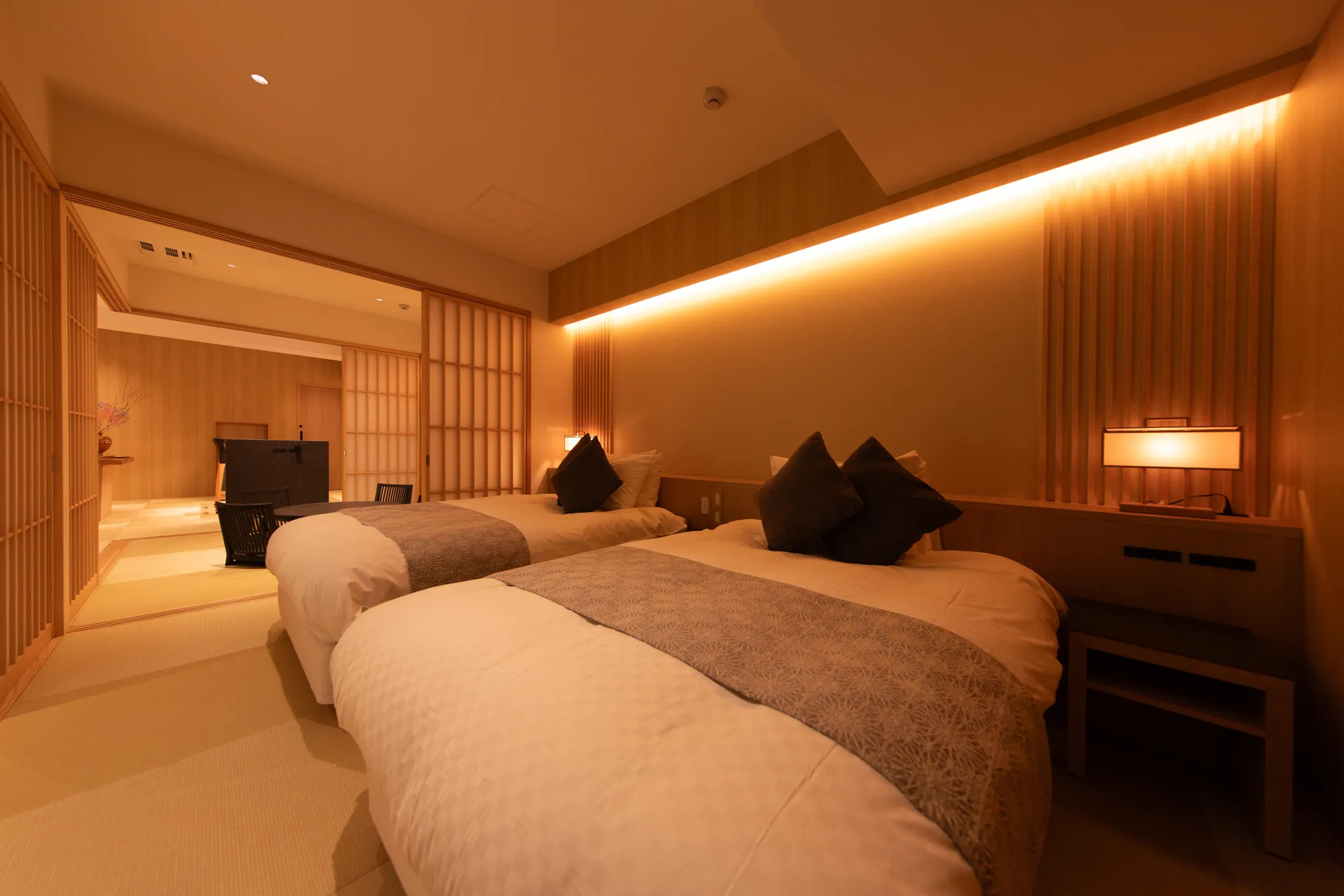 三陸生うに羅臼昆布水浸し 会津地鶏卵の玉地蒸し