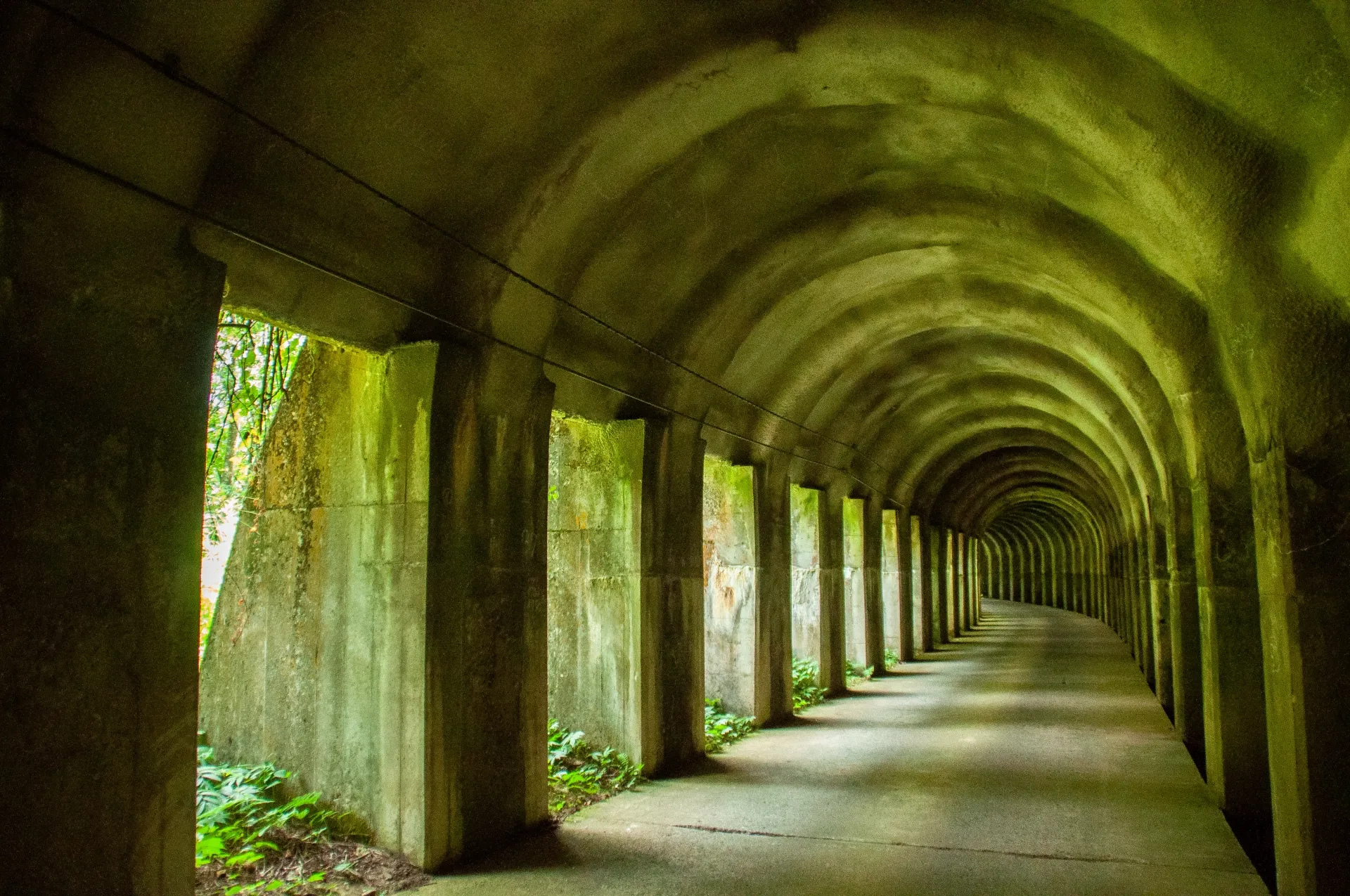 東赤谷連続洞門