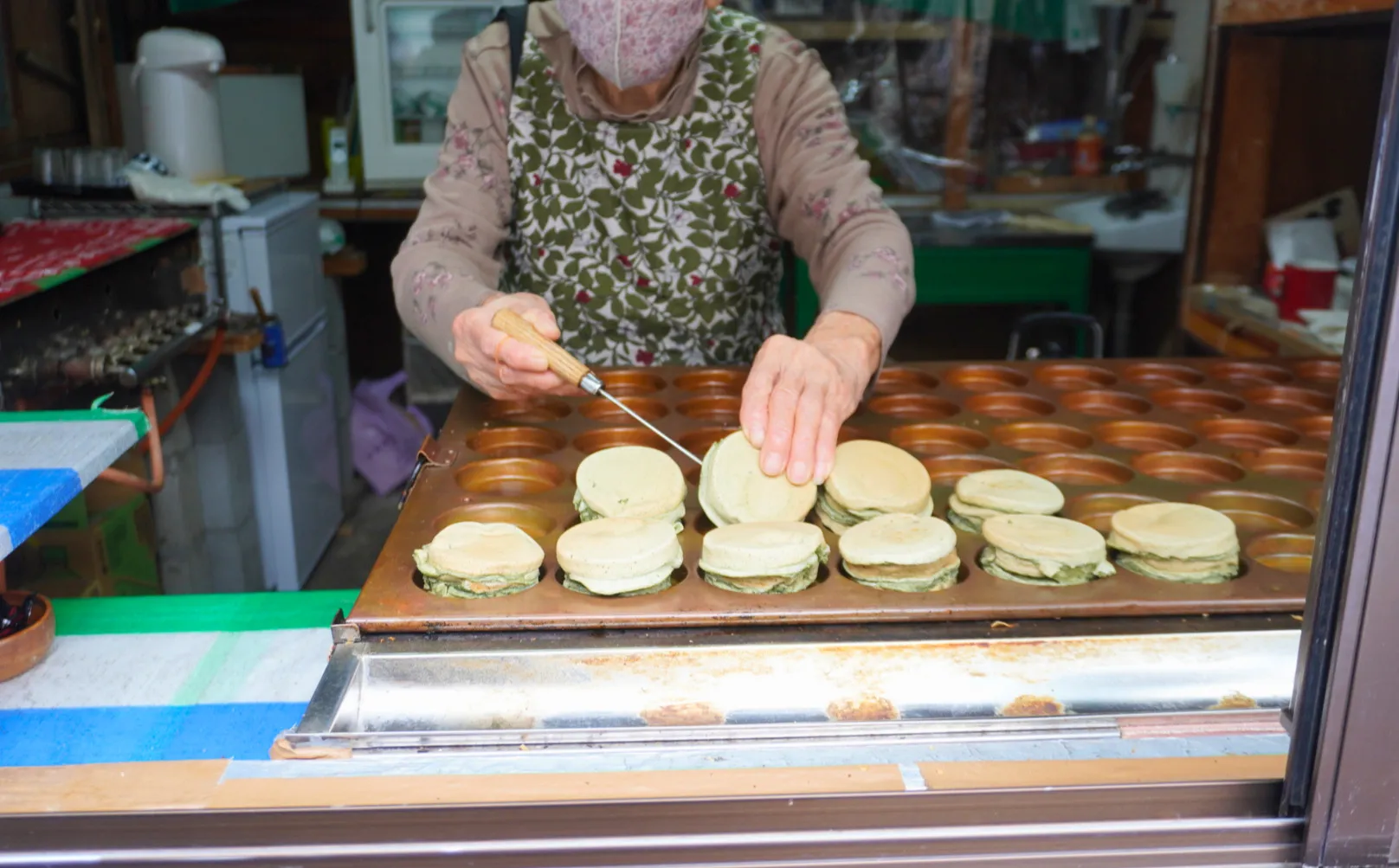 よもぎ入り回転焼き 栄吉