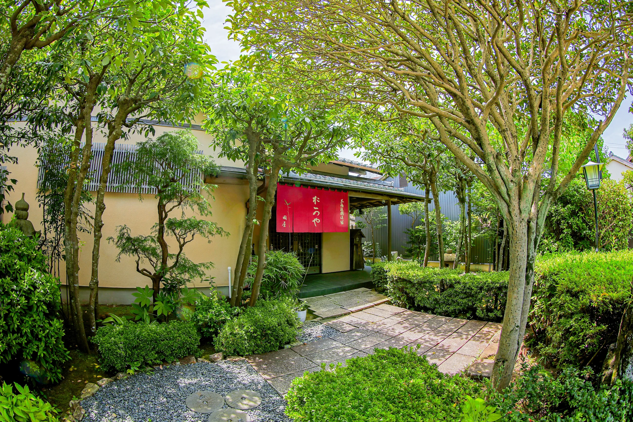 割烹旅館　岡屋