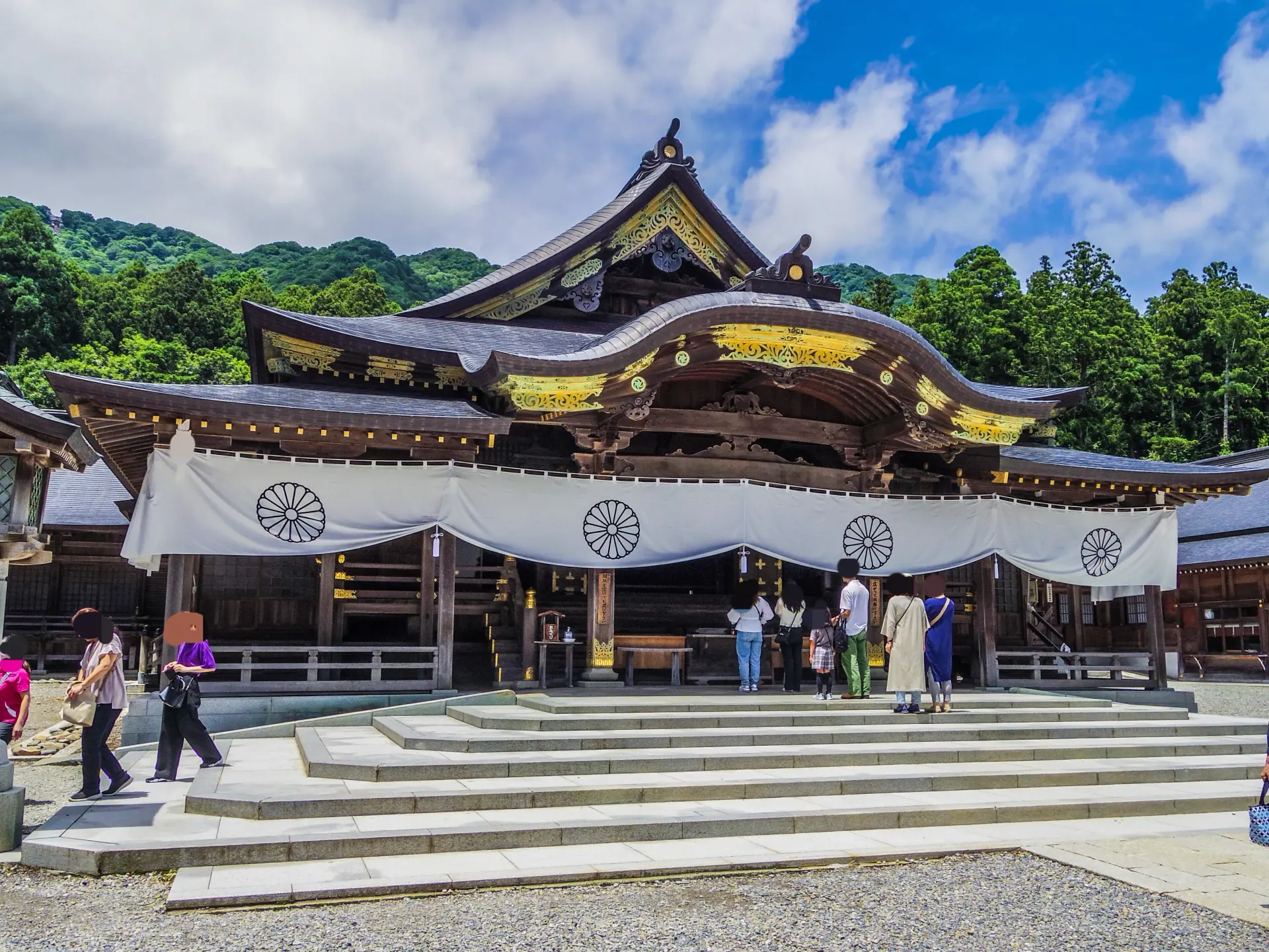 Yahiko Shrine